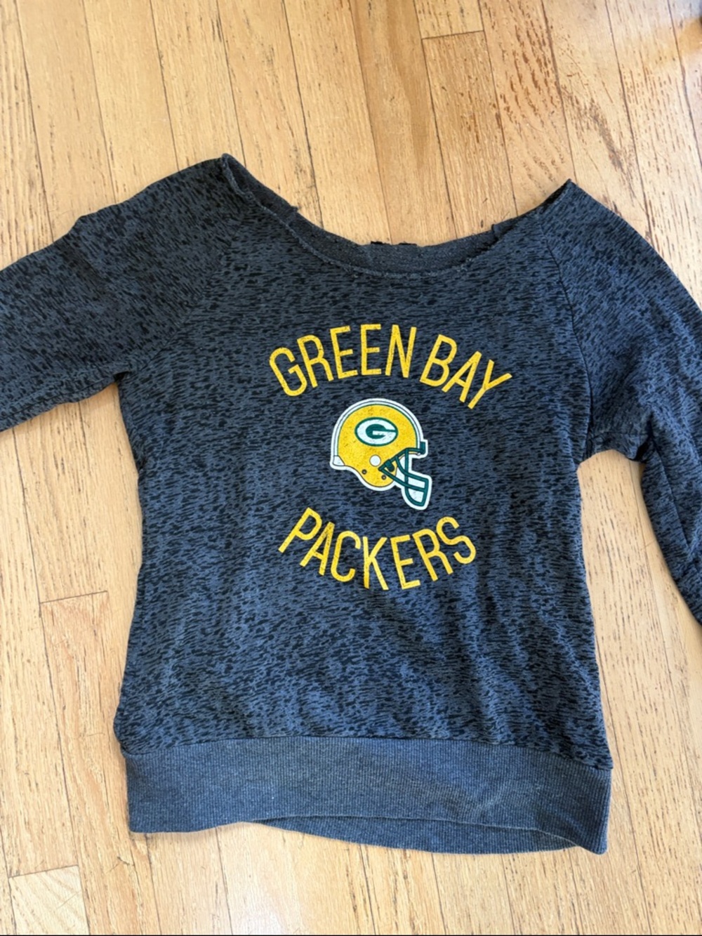 Green Bay Packers Gray Sweatshirt with Team Helmet